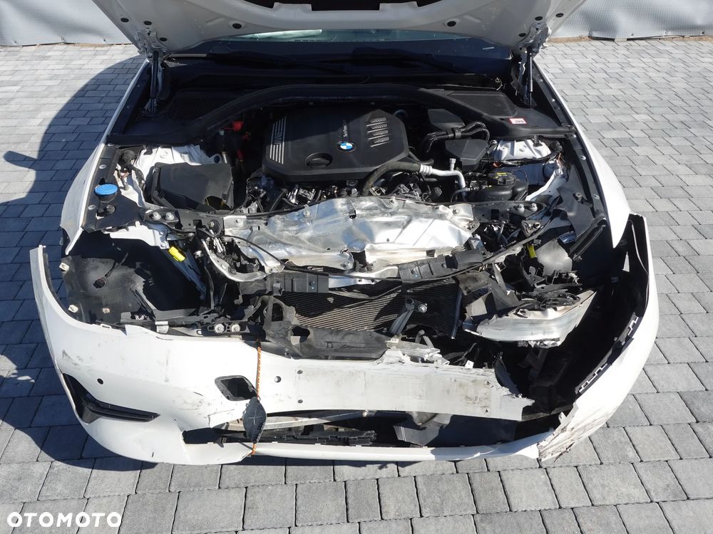 BMW Seria 3 320d Sport - 6