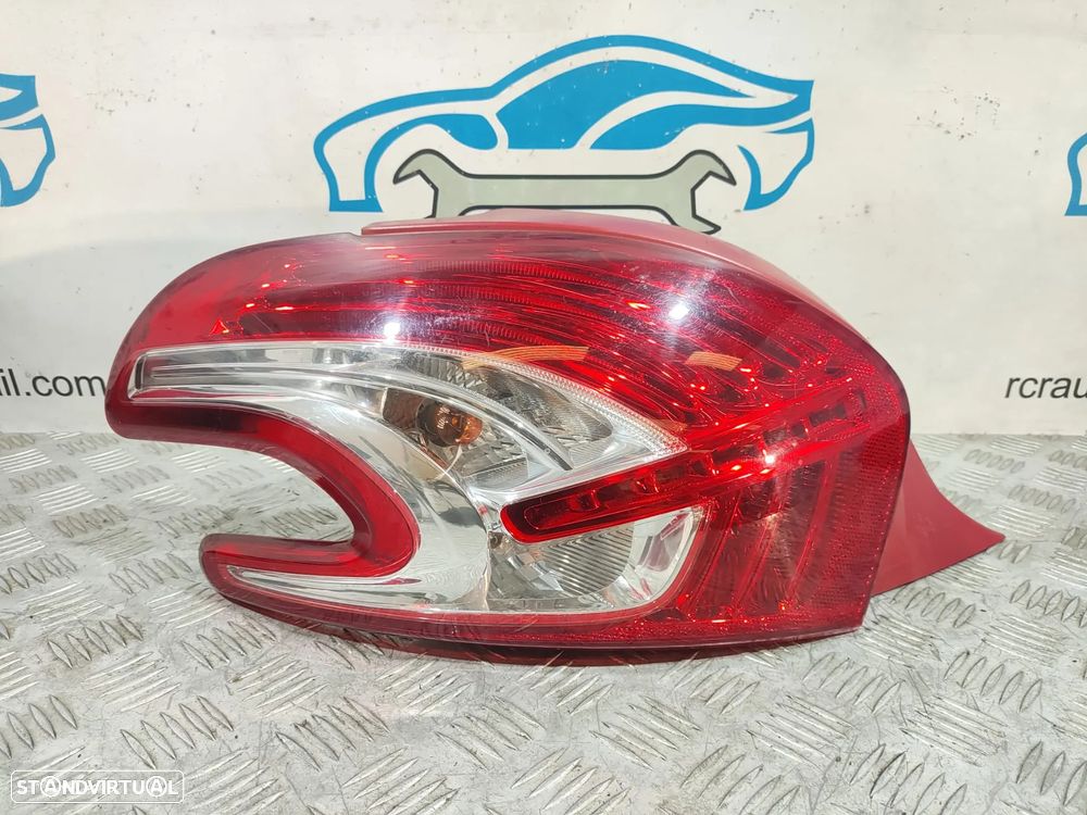 Farolim Farolins traseiros Esquerdo Direito Peugeot 208 Fase 1 - 6