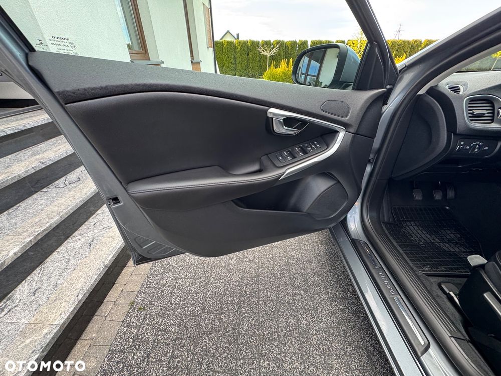 Volvo V40 D2 Summum - 13