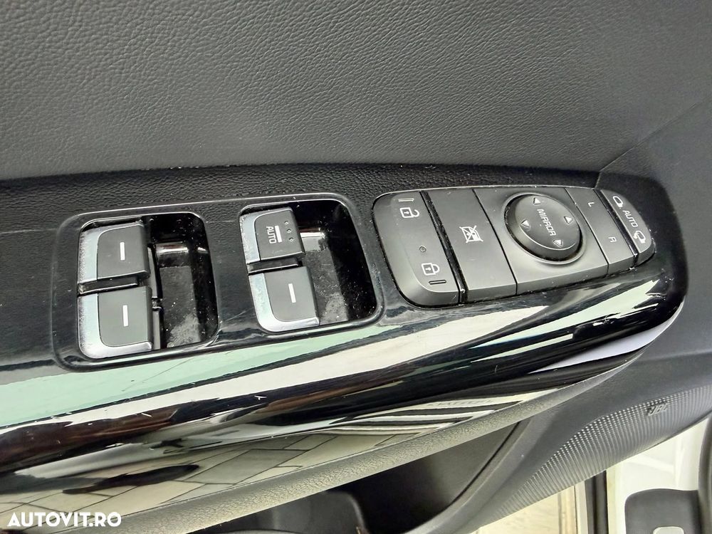 Kia Sportage 2.0 CRDI AWD Eco-Dynamics+ (48V M-H) Aut. GT LINE - 15