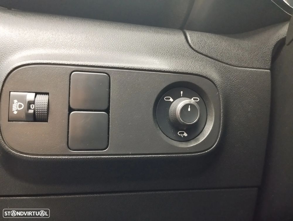Citroën C3 1.2 PureTech C-Series - 18