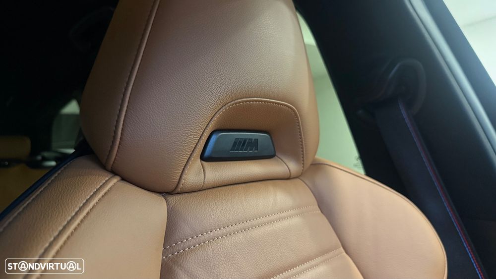 BMW 330 e Pack Desportivo M Pro Auto - 16