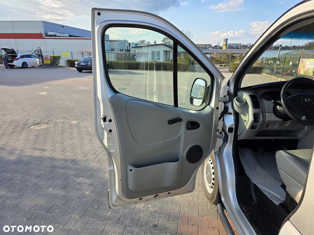 Opel VIVARO - 11