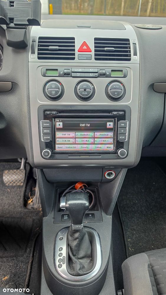 Volkswagen Touran 1.4 TSI DSG Comfortline - 19