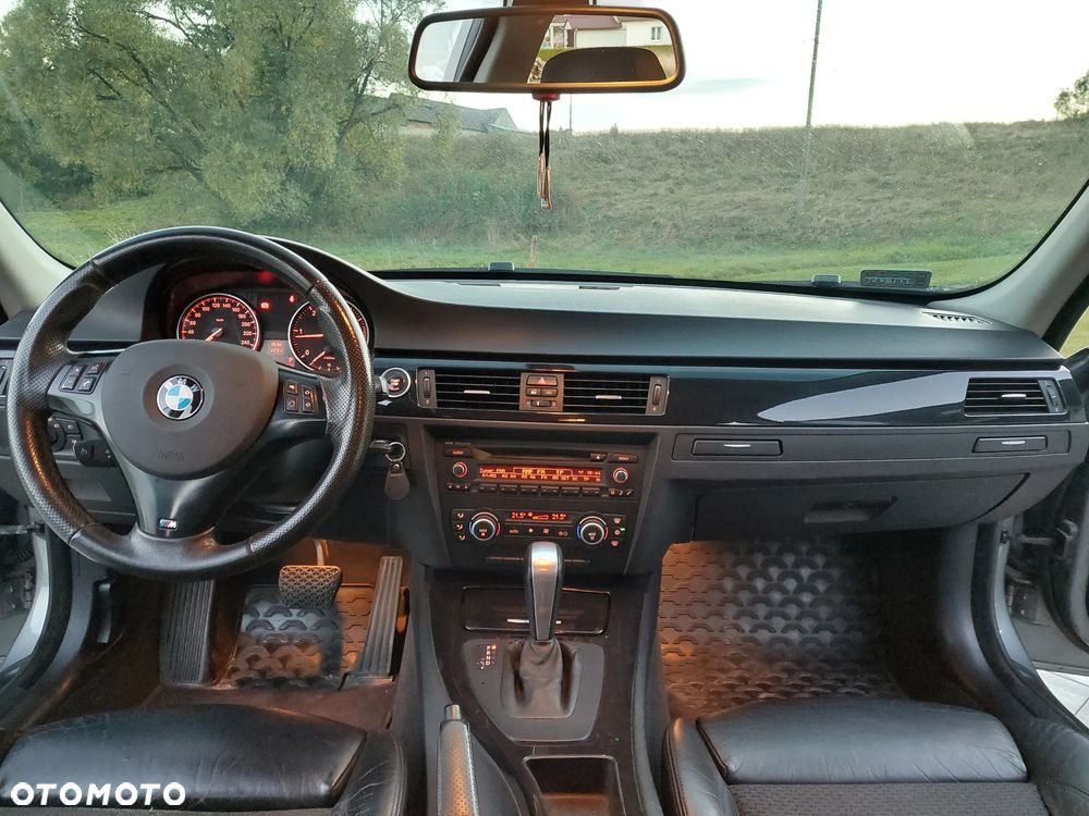 BMW Seria 3 320d xDrive DPF - 21