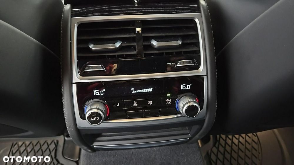 BMW Seria 7 - 26
