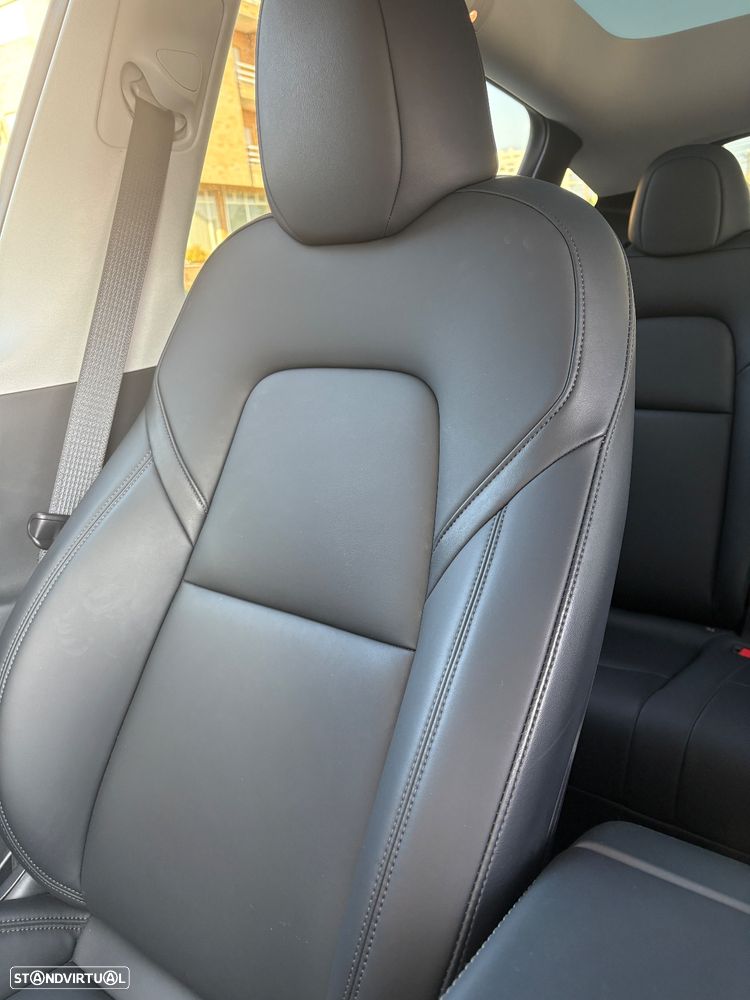 Tesla Model Y Long-Range RWD - 7