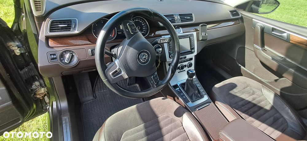Volkswagen Passat 2.0 TDI Highline - 5