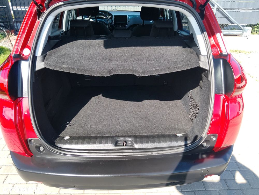 Peugeot 2008 1.2 Pure Tech Style S&S - 11