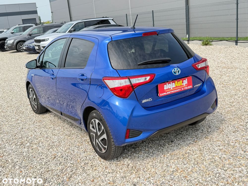 Toyota Yaris Hybrid 100 Terra - 6