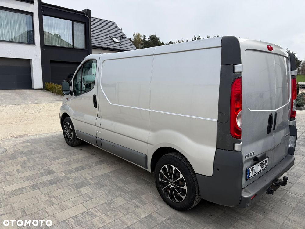 Opel Vivaro - 8
