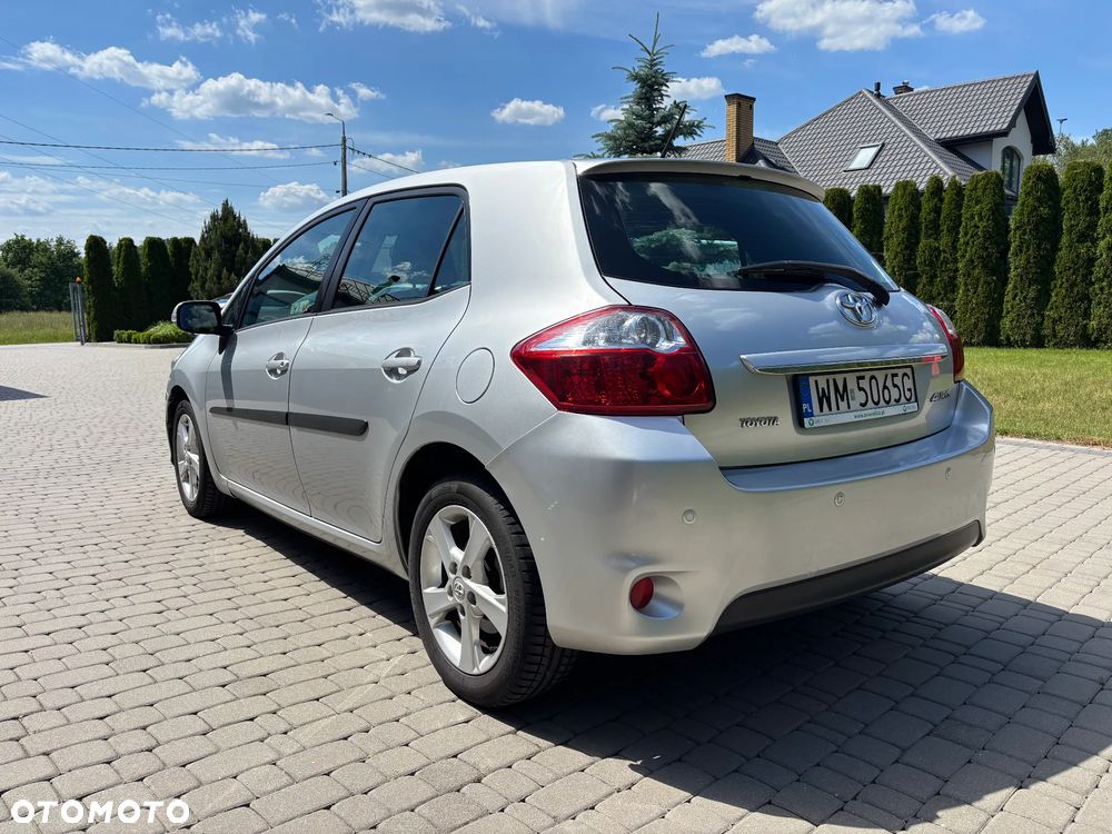 Toyota Auris 2.0 D-4D Sol - 4
