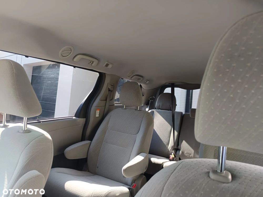 Toyota Sienna 3.5 V6 LE AWD - 11