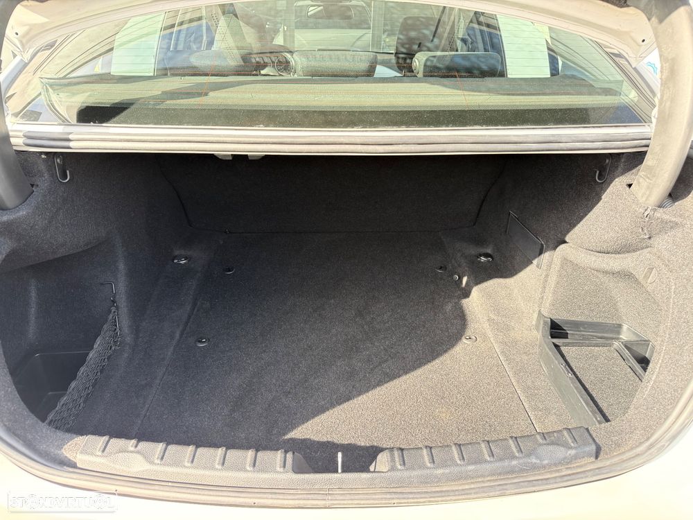 BMW 318 d Auto Pack M - 24