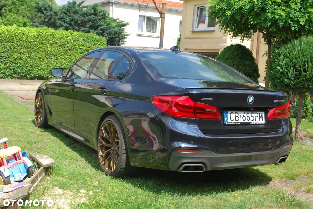 BMW Seria 5 M550i xDrive sport - 4