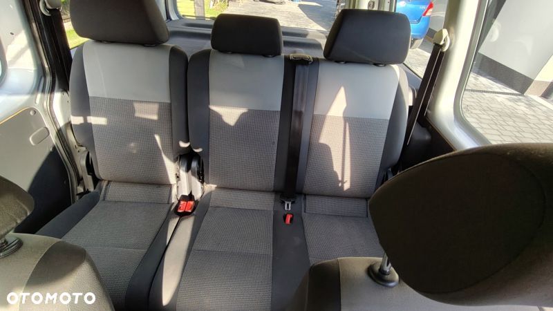 Volkswagen Caddy - 27