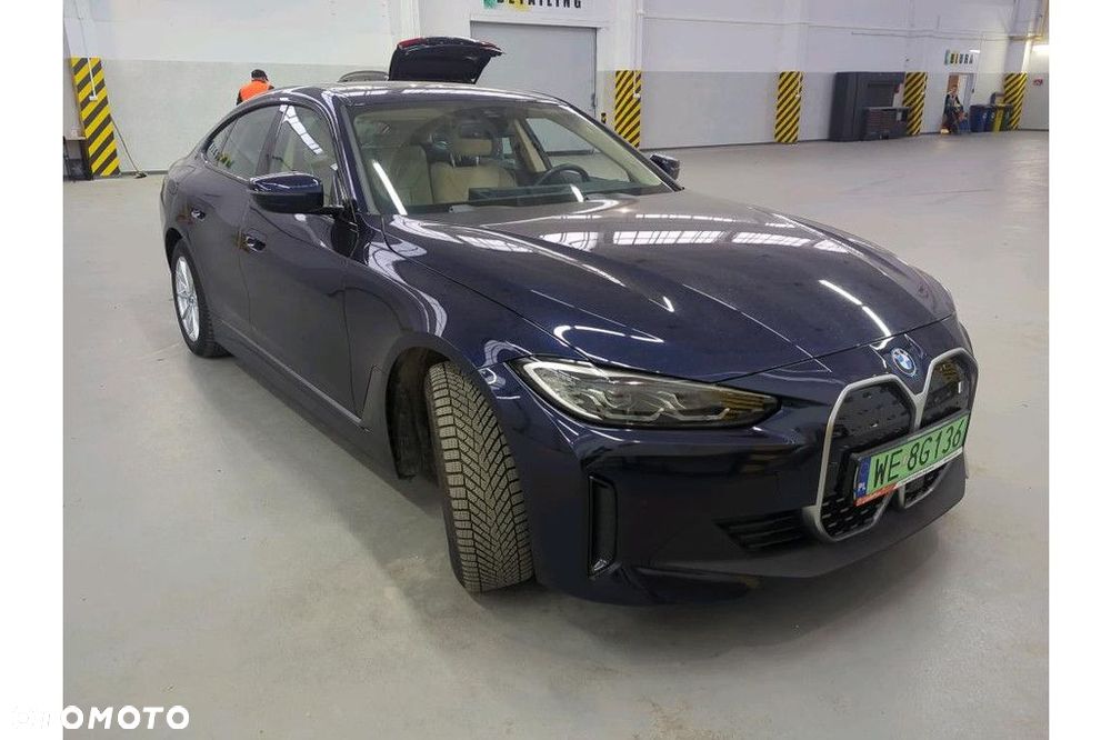 BMW i4 - 4