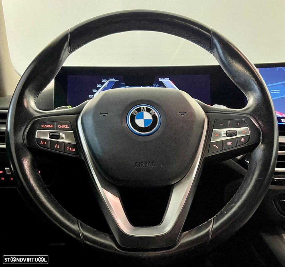 BMW 320 e Touring Auto - 12