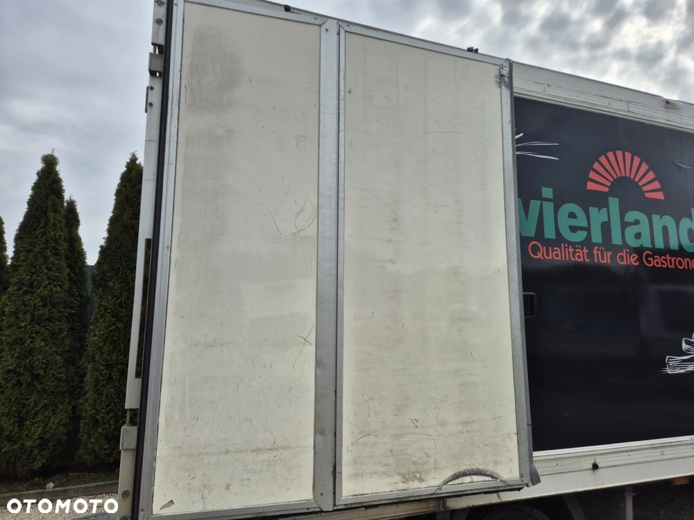 Chłodnia Mroźnia 8 palet, 4.5m , 2 komory, 2 parowniki, zasilanie stacjonarne na prąd, stan bdb! - 19