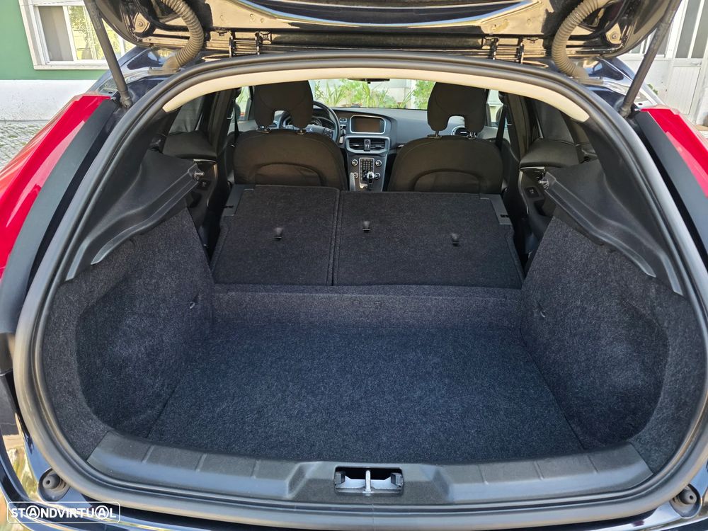 Volvo V40 Cross Country 1.6 D2 Summum - 16