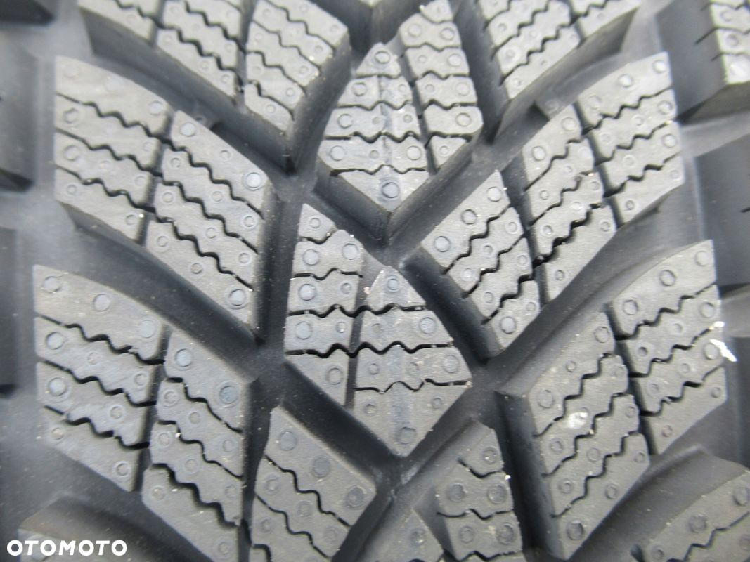 OPONY ZIMA 4szt GOODYEAR ULTRAGRIP PERFORMANCE G1 215/60R16 99H DEMO - 4