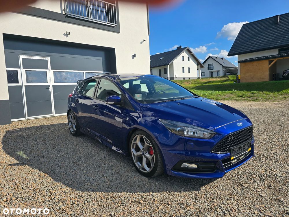 Ford Focus 2.0 EcoBoost ST mit Leder-Exclusiv-Paket - 24