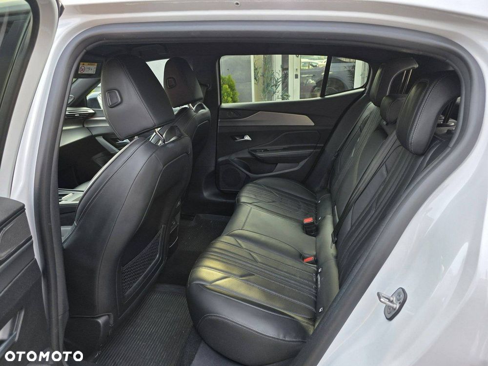 Peugeot 408 1.2 PureTech GT S&S EAT8 - 32