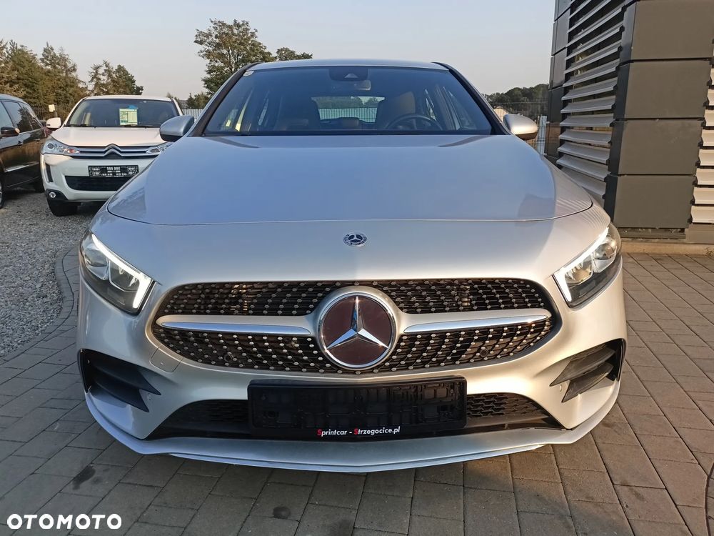 Mercedes-Benz Klasa A 200 AMG Line 7G-DCT - 3