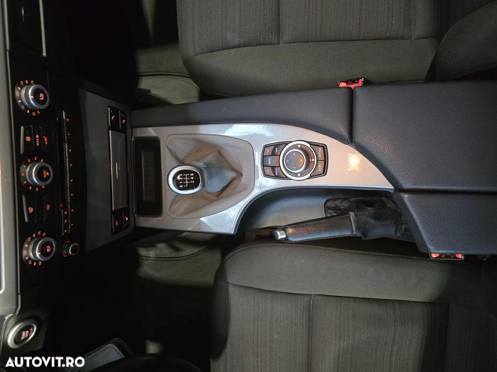 BMW Seria 5 520d - 24