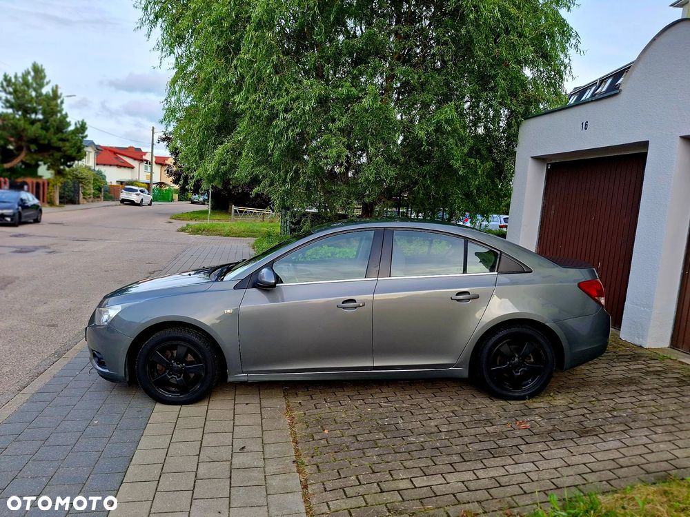 Chevrolet Cruze 1.8 LT - 12