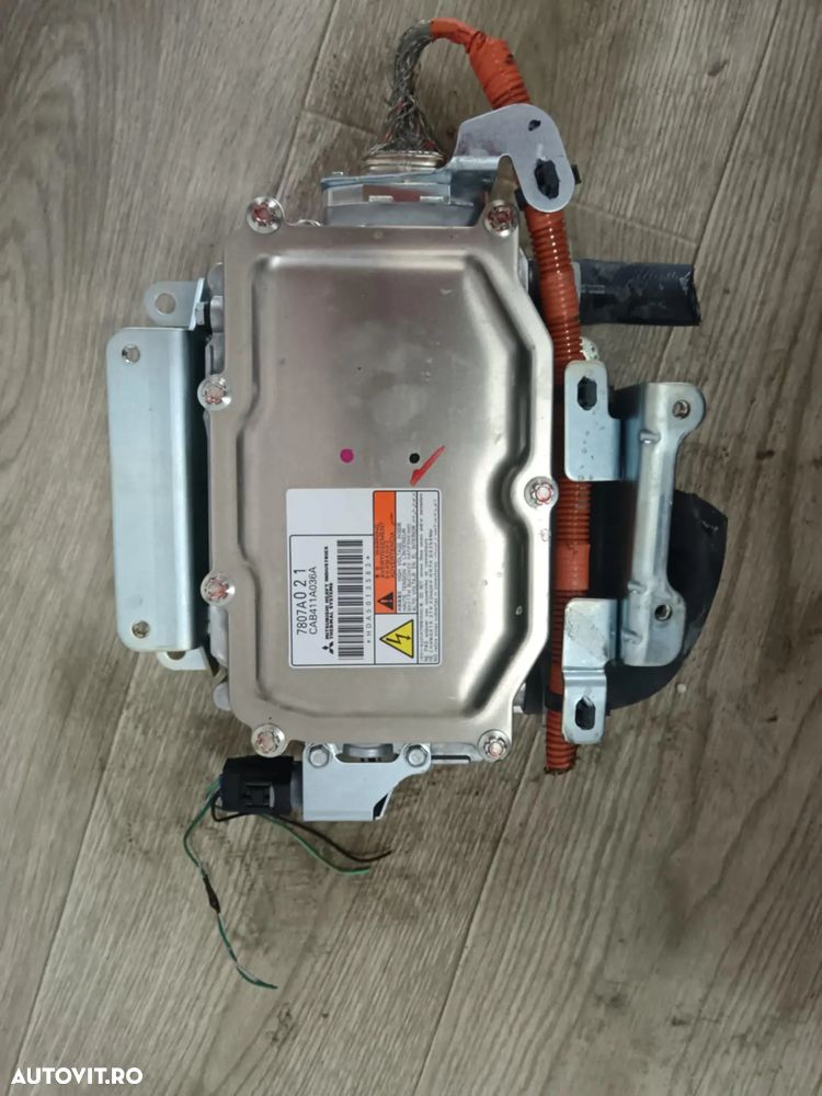 Incalzitor apa mitsubishi outlander hybrid dupa 2017 7807a021