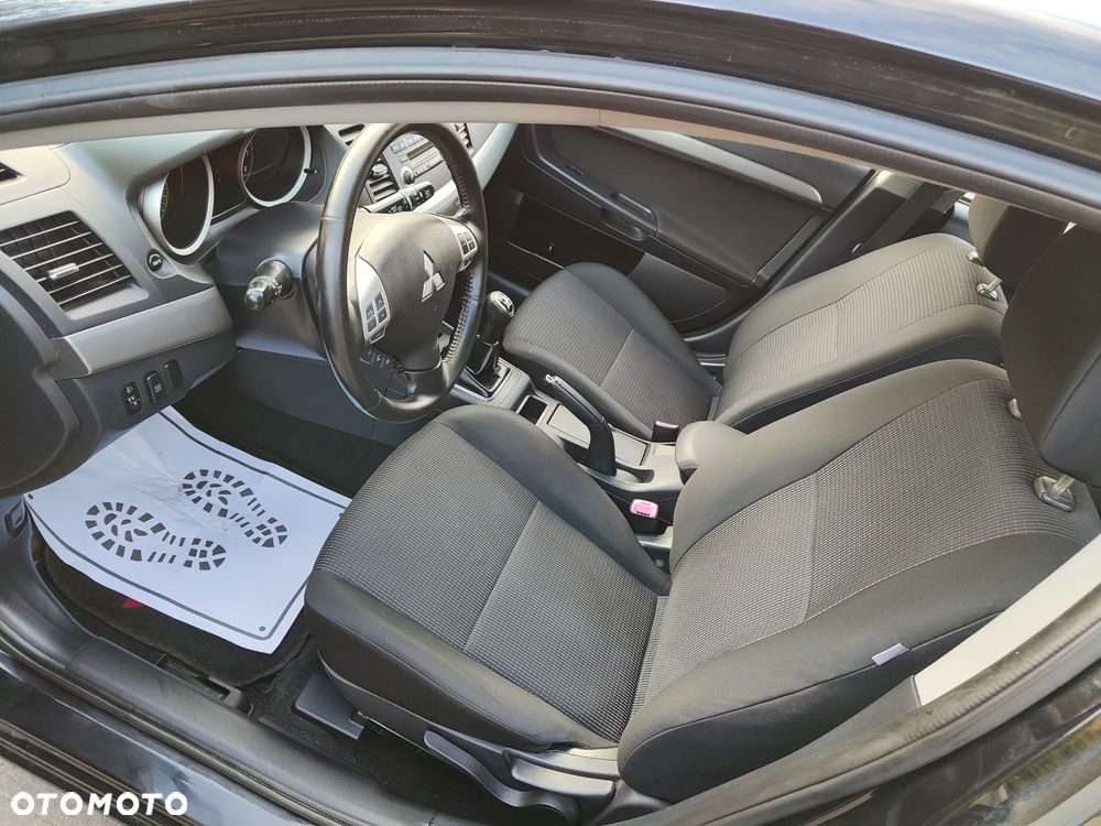 Mitsubishi Lancer 1.8 Intense - 36