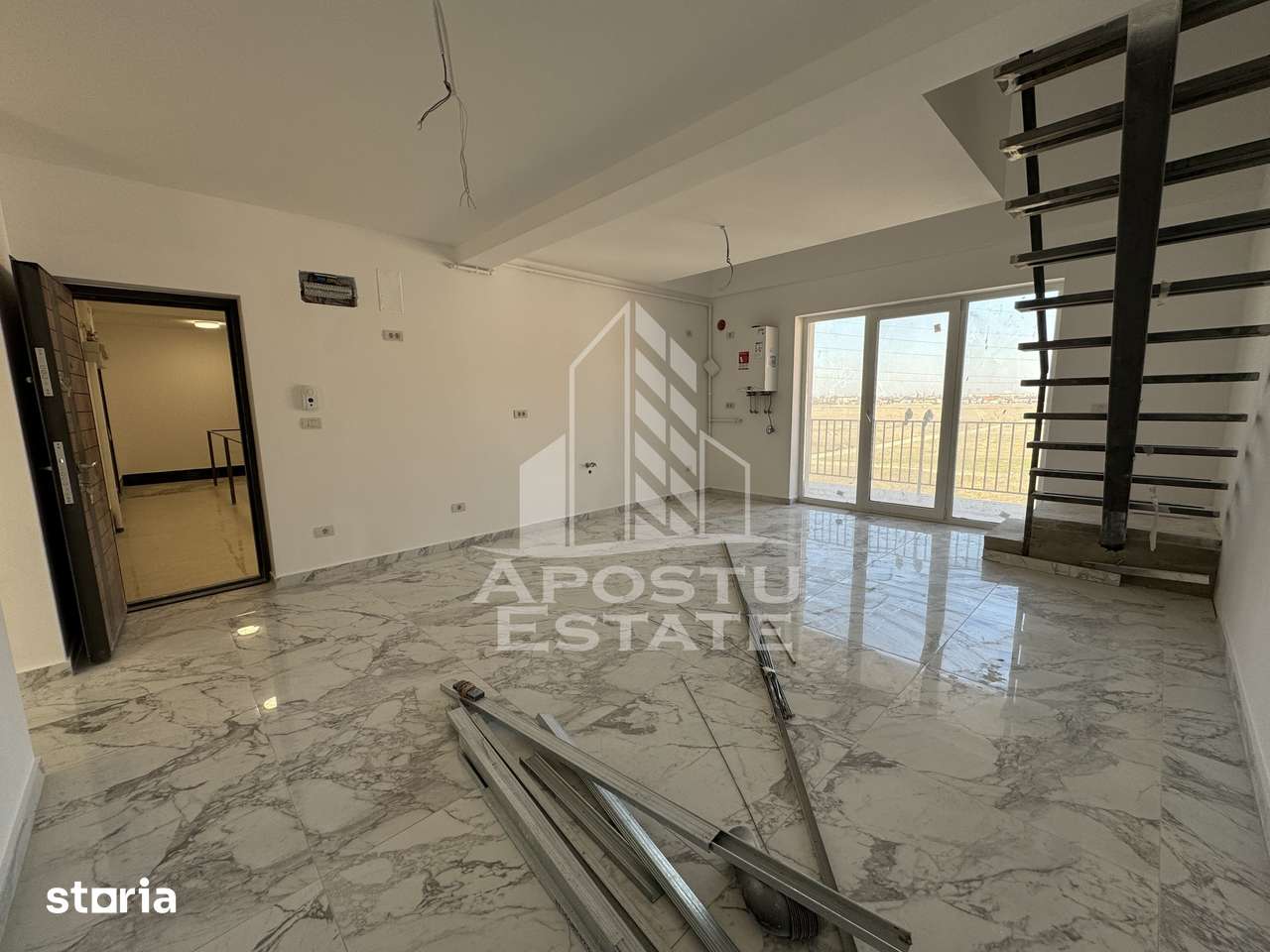 Penthouse cu scara interioara deosebita, 3 camere si 2 bai langa Lidl — fotografia 3