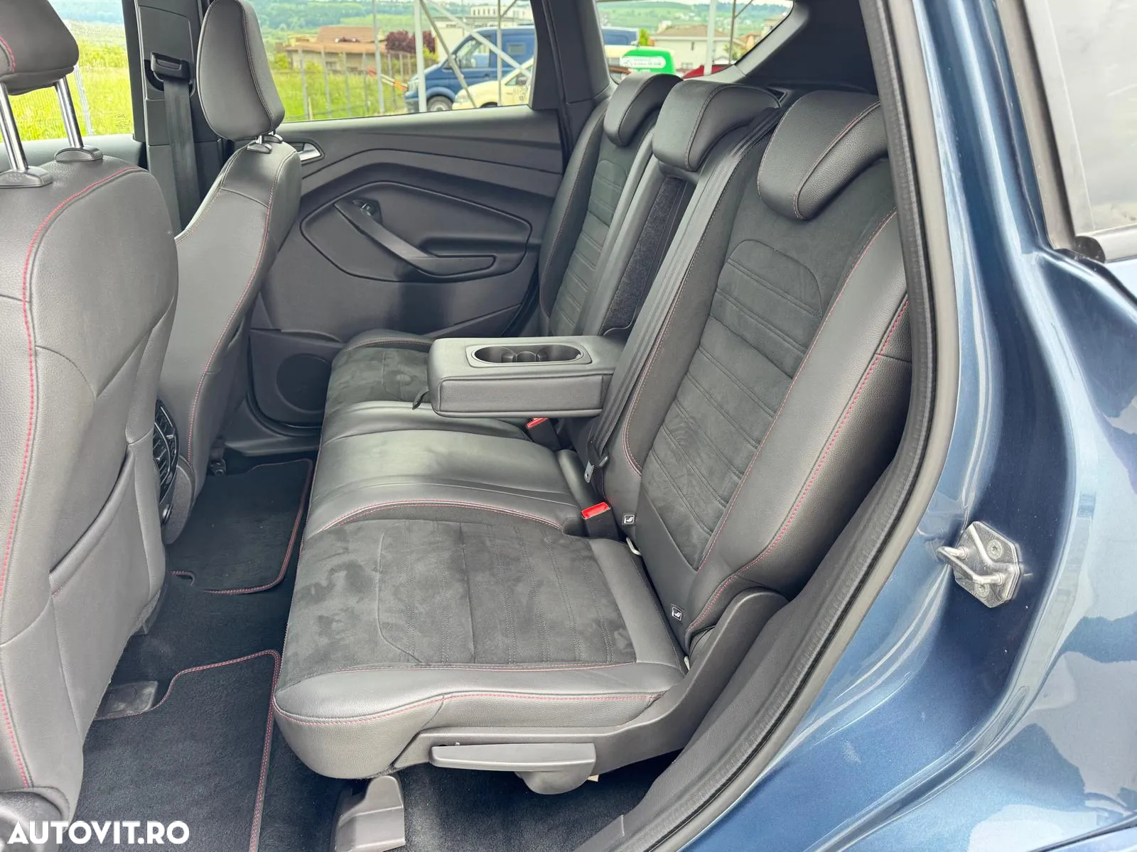 Ford Kuga 2.0 TDCi 4WD Powershift ST-Line - 20