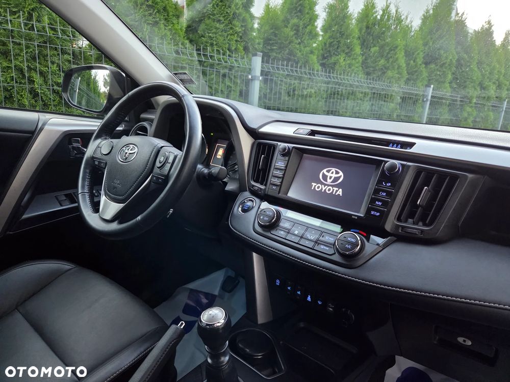 Toyota RAV4 2.0 D-4D Premium 4x2 - 18