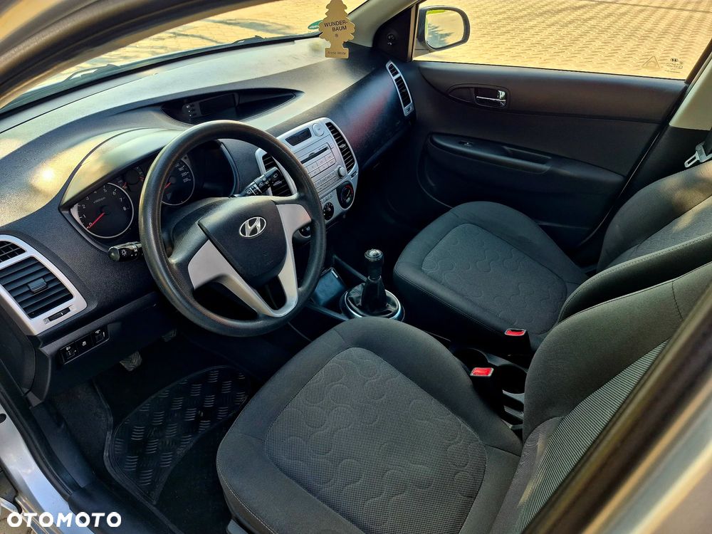 Hyundai i20 - 12