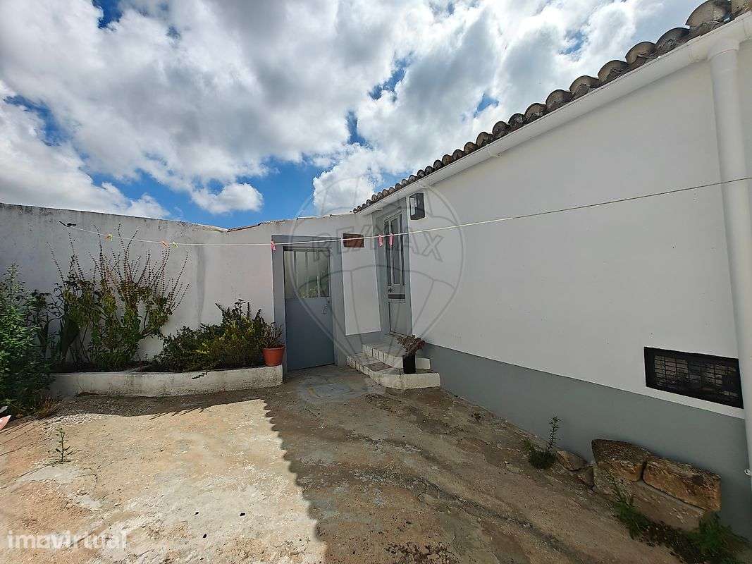 Moradia T2 para venda - Grande imagem: 2/19