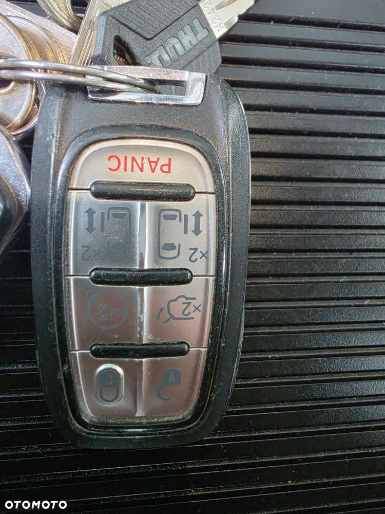 Chrysler Pacifica - 35