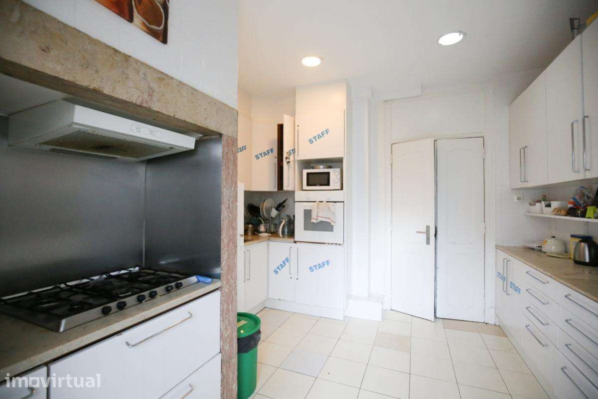 Quarto - localizado em Entrecampos Lisbon - Grande imagem: 5/42