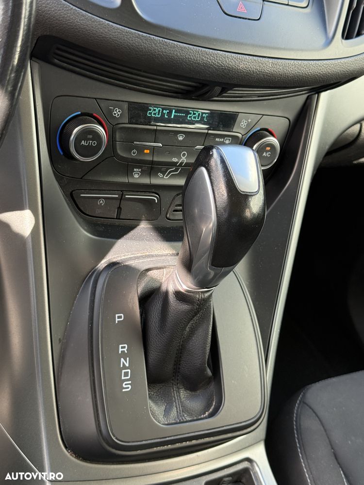 Ford Kuga - 13