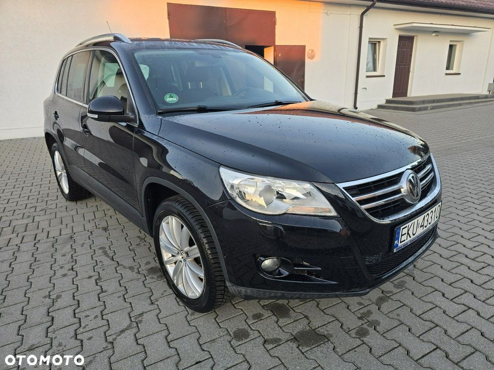 Volkswagen Tiguan - 1