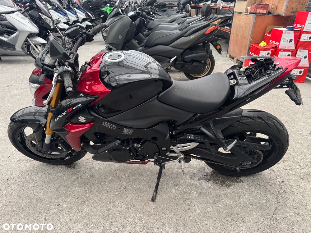 Suzuki GSX 1000 - 4