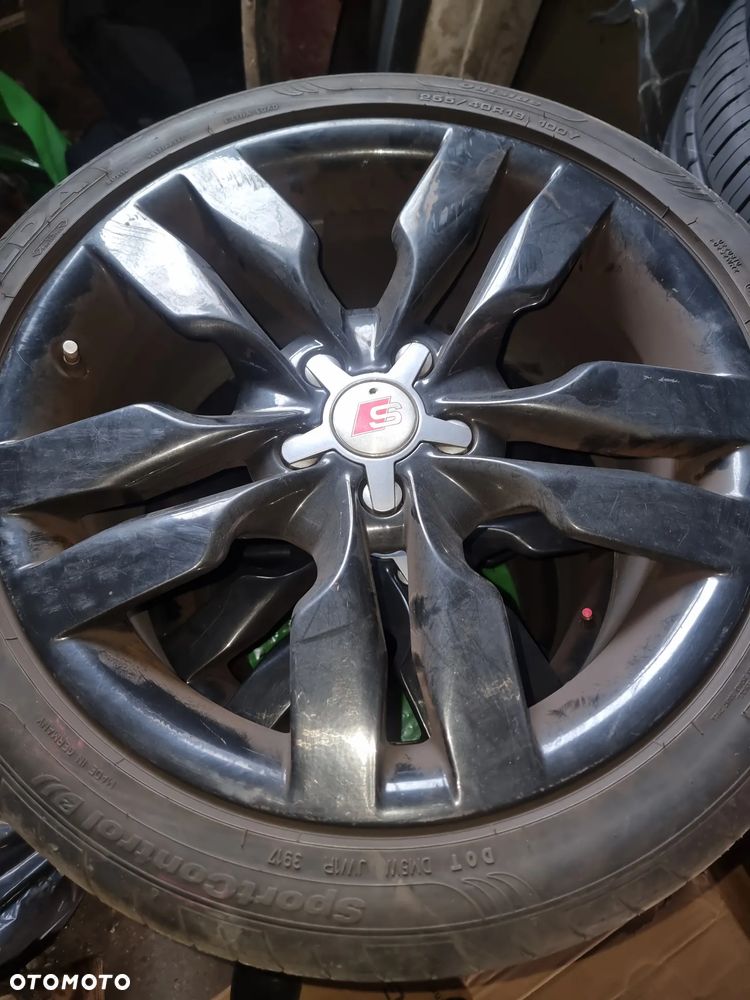 Audi A8 4.2 L Quattro - 3