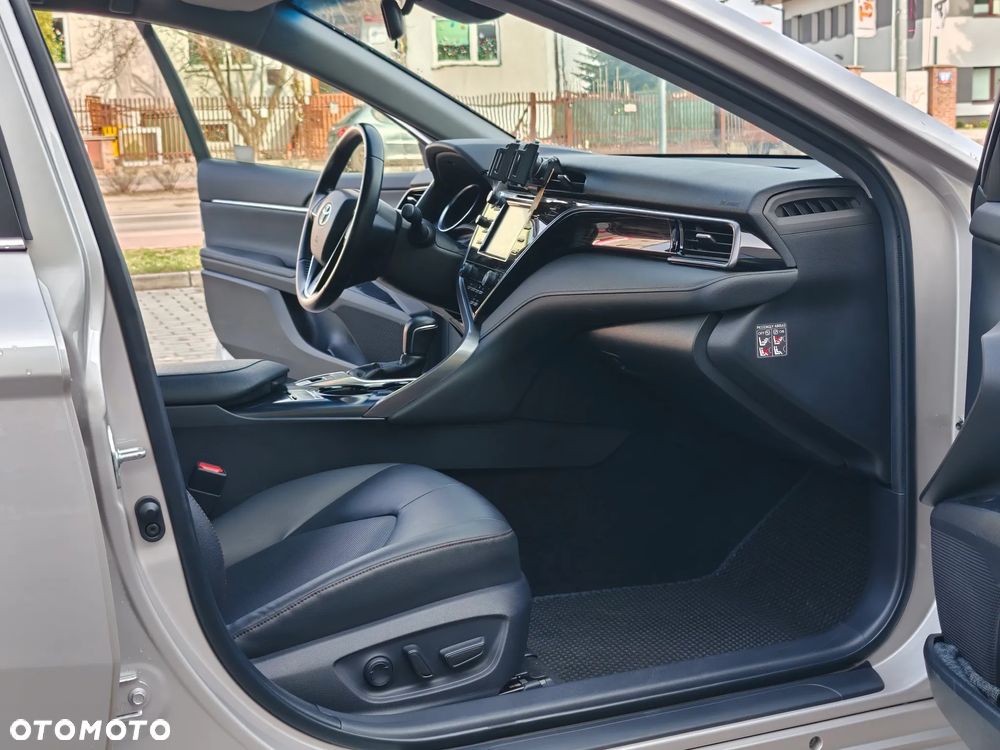 Toyota Camry Business Edition - 7