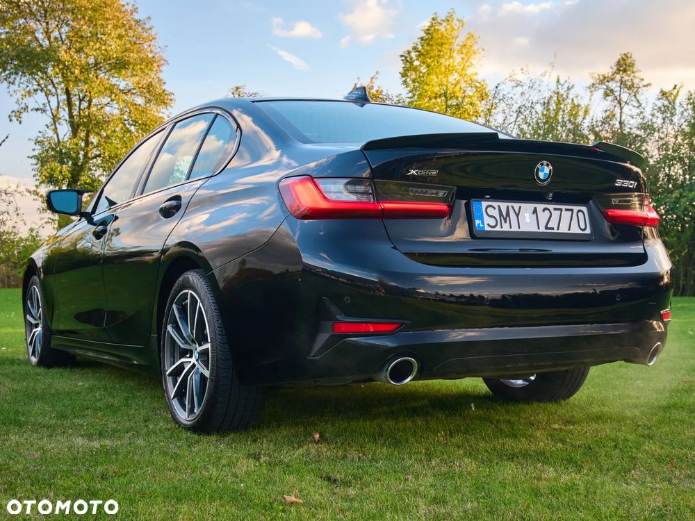 BMW Seria 3 330i xDrive Sport Line - 17
