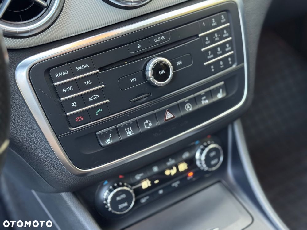 Mercedes-Benz CLA 200 7G-DCT - 21