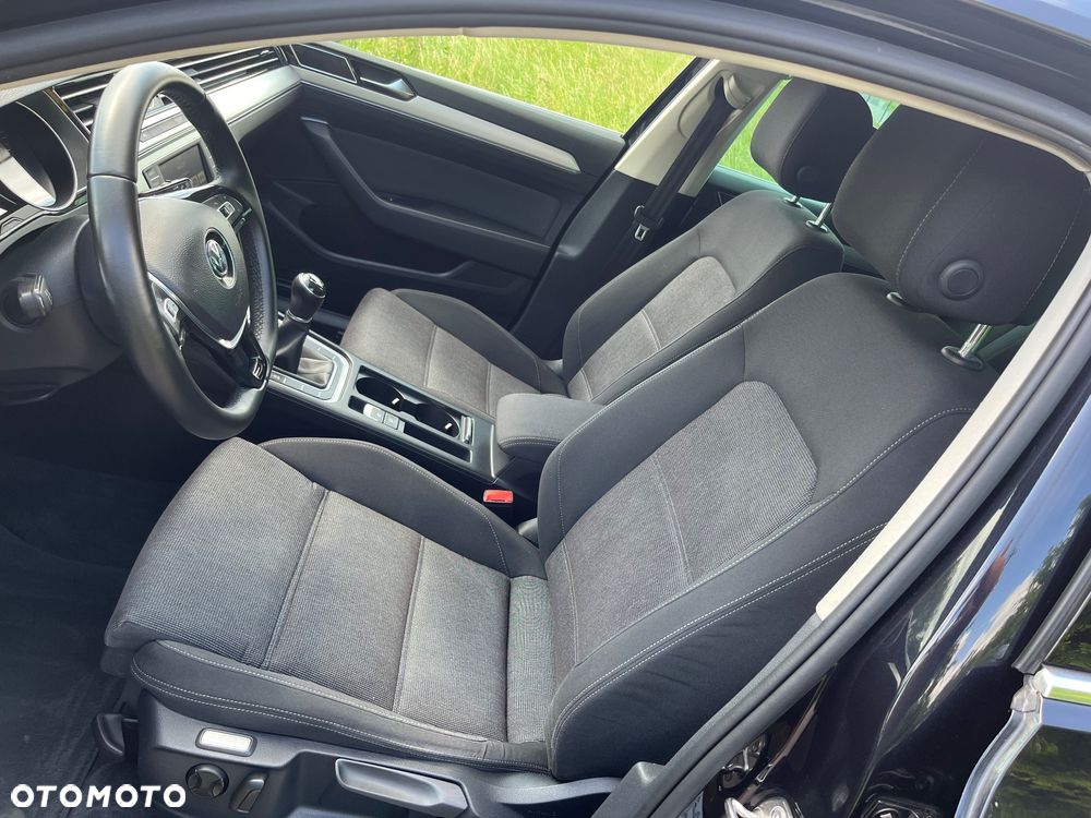 Volkswagen Passat Variant 2.0 TDI SCR - 14