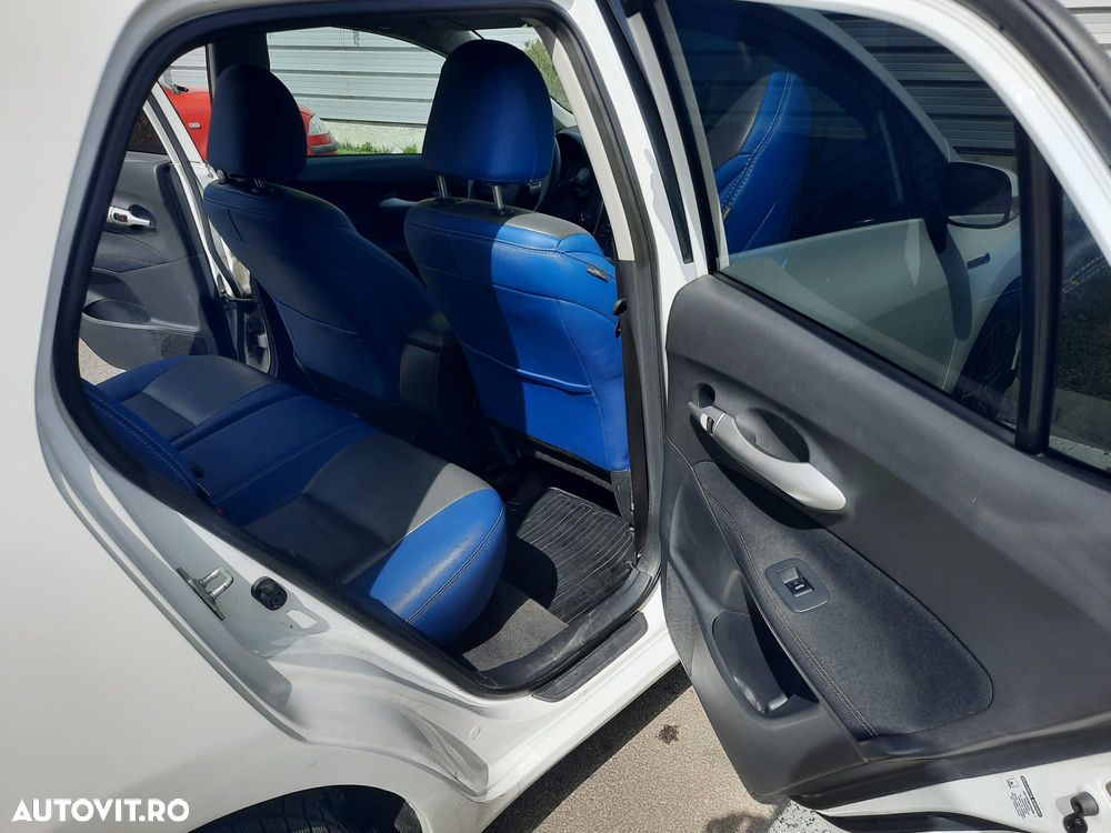 Toyota Auris 1.8 L VVT-i Luna - 18