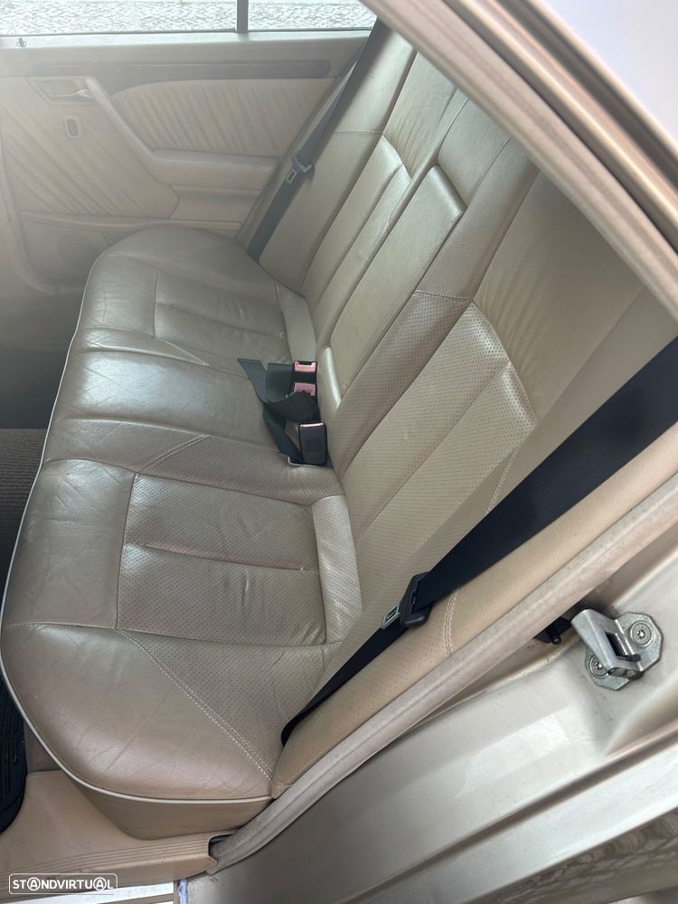 Mercedes-Benz C 200 D Elegance - 4