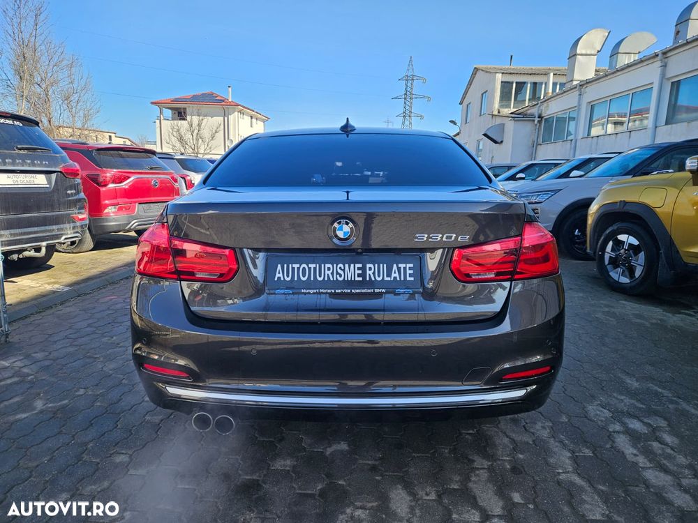 BMW Seria 3 330e iPerformance AT Luxury Line - 6